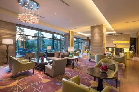 DoubleTree by Hilton Hotel Guangzhou-Science City-Free Shuttle Bus to Canton Fair Complex and Dining Offer Hotel in Guangzhou