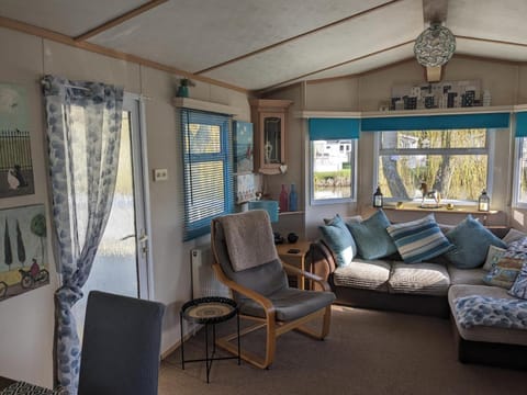 Beautiful Lakeside Caravan SouthviewPark Skegness House in Skegness