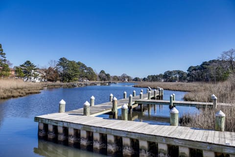 Millville Abode - Dock and Pool Access, Near Beaches Maison in Millville