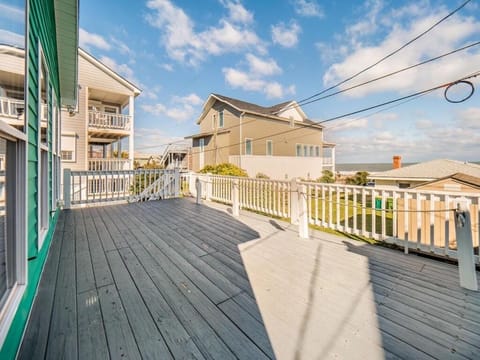 Hit The Beach Carolina Beach great views House in Kure Beach