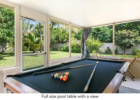 Modern Bungalow near Wilton Drive I Pool Table House in Oakland Park