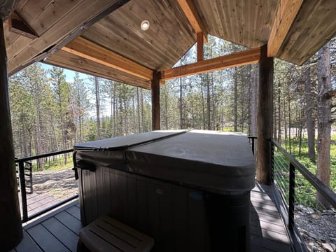 Strawberry - Brand New Cabin - Wifi - Hot Tub - 20 miles to Yellowstone - Pool Table - Trees & Views - Sleeps 12 House in Island Park