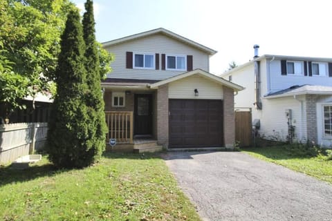 Barrie House near to all amenities House in Barrie
