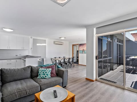 Yarrawonga Lakeside Apartment 44 Condo in Yarrawonga