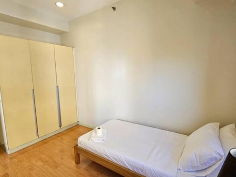 Simple and elegant 2BR with washer Copropriété in Makati