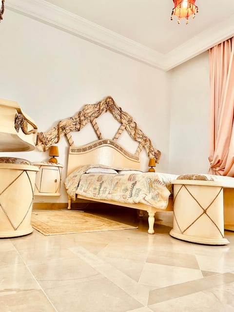 Villa richement meublée Ennacer 89€/j Villa in Tunis