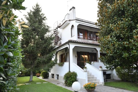 Property building, Garden, Garden view