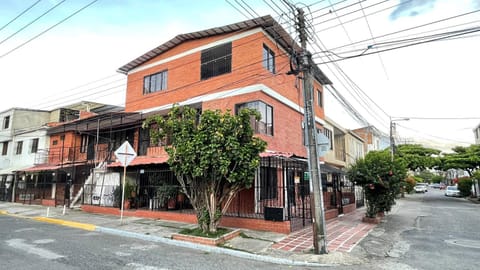 Property building, Quiet street view