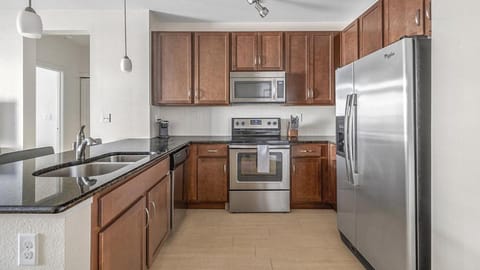 Landing Modern Apartment with Amazing Amenities (ID7325X38) Condo in Lone Tree