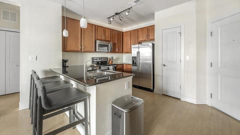 Landing Modern Apartment with Amazing Amenities (ID7325X38) Condo in Lone Tree