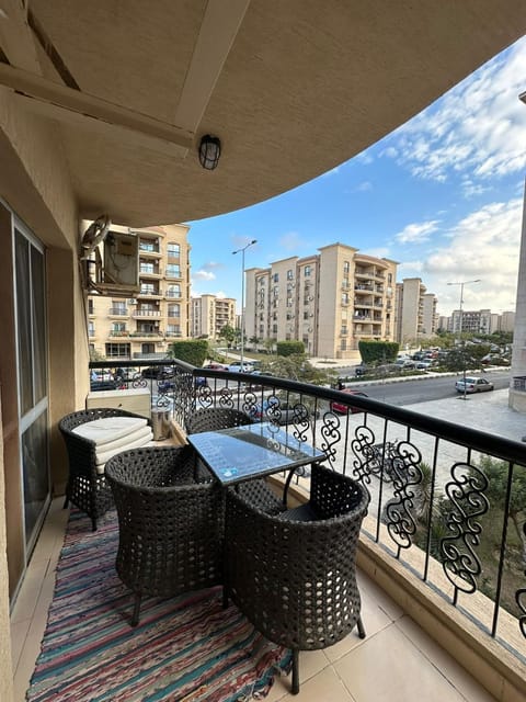 Balcony/Terrace, City view