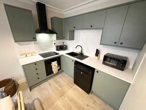 Kitchen or kitchenette, dishwasher, minibar, pet friendly, stove, toaster