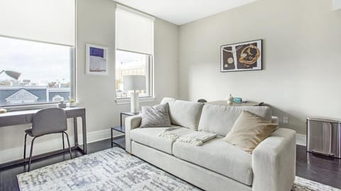 Landing Modern Apartment with Amazing Amenities (ID1239X428) Apartment in Richmond