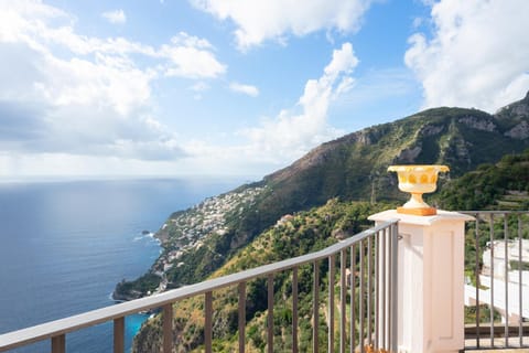 Natural landscape, Balcony/Terrace, Sea view