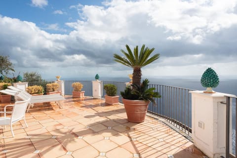 Natural landscape, Balcony/Terrace, Sea view