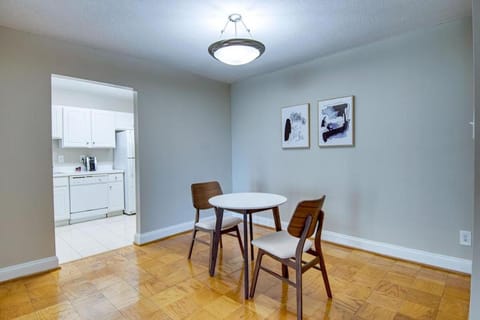 Landing Modern Apartment with Amazing Amenities (ID4403X17) Condo in Chevy Chase