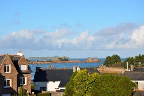 Appartement 3 étoiles avec vue sur mer au 3ème et dernier étage à TREGASTEL - Réf 25 Apartment in Trégastel