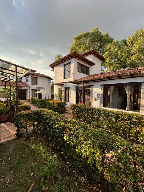 Property building, Day, Garden, Garden view