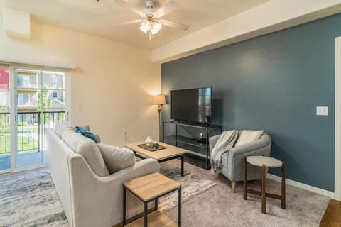 Landing Modern Apartment with Amazing Amenities (ID5488X40) Condominio in American Fork