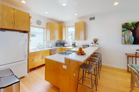 Kitchen or kitchenette, dishwasher, minibar, pet friendly, stove