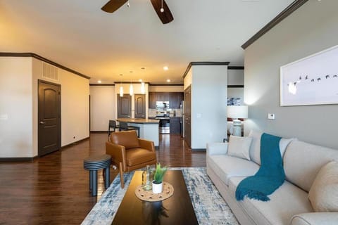 Landing Modern Apartment with Amazing Amenities (ID7109) Condo in Lake Austin