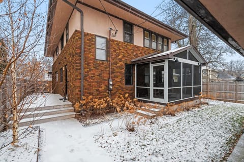 Property building, Facade/entrance, Day, Winter