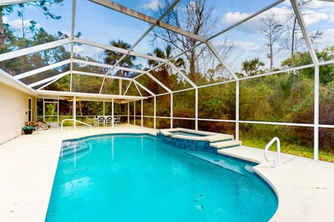 Blooming Paradise House in Palm Coast