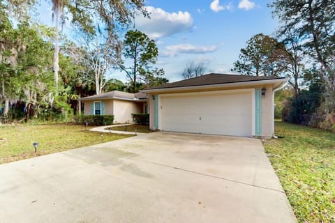 Blooming Paradise House in Palm Coast