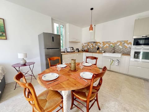 Appartement calme avec jardin à 50m de la plage, WiFi, parking et équipements de qualité - FR-1-770-26 Apartment in La Ciotat