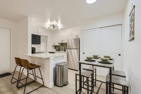 Modern 2bd2ba-closer To Phx Airport,wi-fi,pool Apartment in Tempe