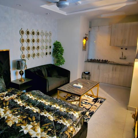 Luxury Studio Apartment Condo in Lahore