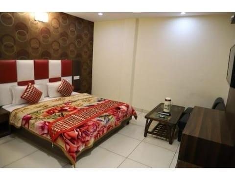 Hotel Ess Pee 91, Chandigarh Vacation rental in Chandigarh