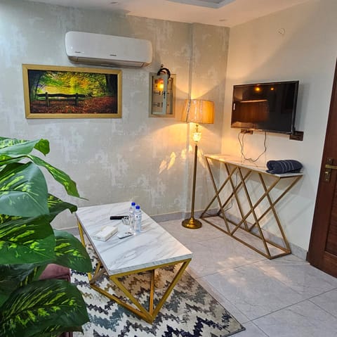 1 Bed Luxury Apartment Eigentumswohnung in Lahore