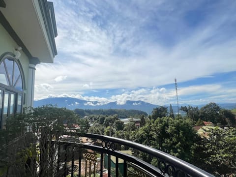 Balcony/Terrace, Mountain view