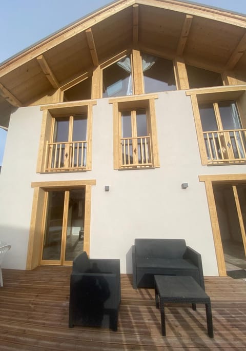 Chalet Yeti 8 personnes location de ski offerte Chalet in Briançon