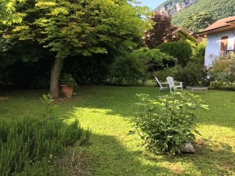 La VDCA: Maison familiale de caractère 12 pers House in Menthon-Saint-Bernard