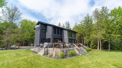 Silverwood - A Modern Lake House on Lake Rosseau Casa in Seguin