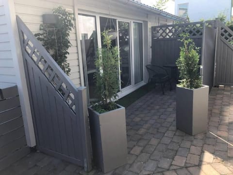 Garden house with parking in central Malmö Apartment in Malmo