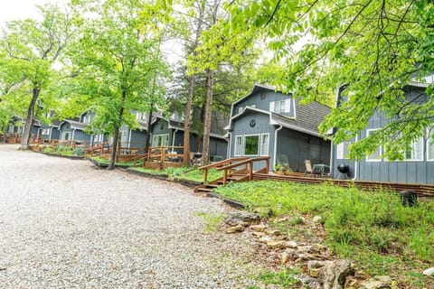 Tribesman Resort #3 on Table Rock Lake by Silver Dollar City Chalet in Indian Point