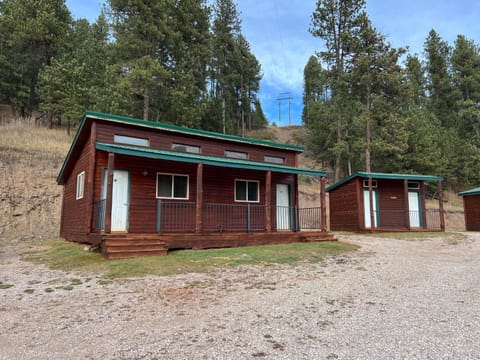 Galena Road Cabins Campground/ 
RV Resort in North Lawrence