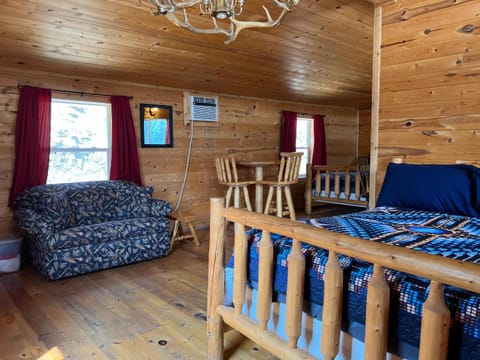 Galena Road Cabins Campingplatz /
Wohnmobil-Resort in North Lawrence