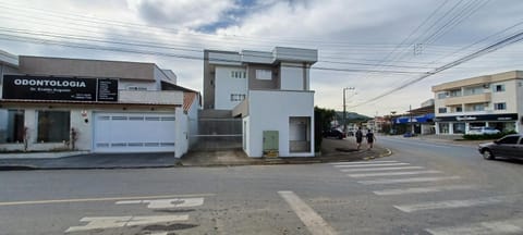 Apartamento 202 mobiliado 2 quartos em Jaraguá do Sul Condo in Jaraguá do Sul