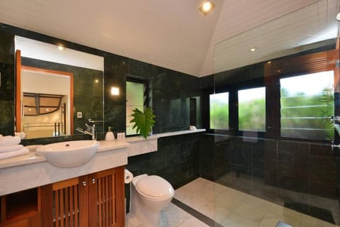 Solander Sunrise - the perfect beach location Villa in Port Douglas