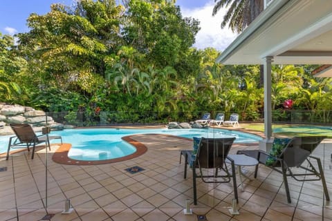 17 Solander Blvd - Beachside home sleeps 14 guests House in Port Douglas