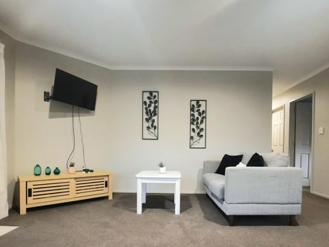 Cozy Vacation House in Oropi Vacation rental in Tauranga