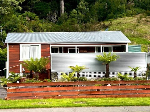 Conlan Springs Cottage House in Queenstown