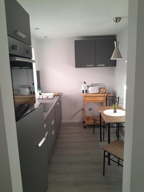 Kitchen or kitchenette, Dining area, pet friendly, stove