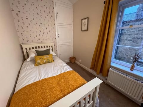 Beautiful, Relaxing Home in Central Saltaire House in Bradford