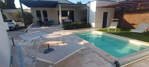 Property building, View (from property/room), Balcony/Terrace, Garden view, Pool view