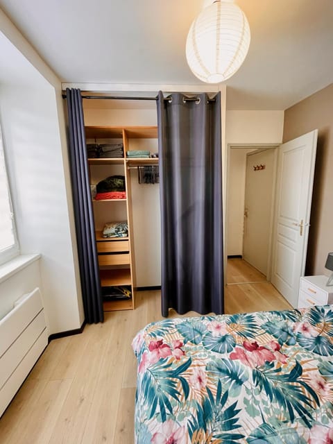 Bed, Bedroom, wardrobe